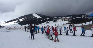Bursalı Öğrencilerin Uludağ'da Kayak Keyfi
