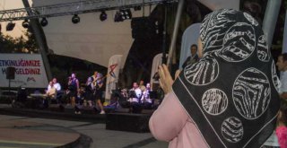 Büyükşehir'den YKS Sonrası Anlamlı Konser