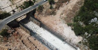 Mersin Büyükşehir, 50 Yıldır Beklenen Köprüyü Yapıyor