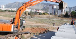 Kozan'ın kronik yağmur suyu sorunu ortadan kaldırılıyor