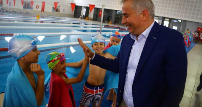 Büyükşehir'in yüzme projeleri Yüzme Federasyonu'na örnek oldu