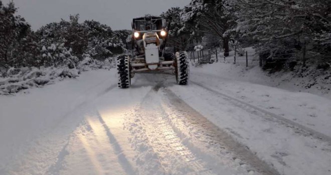 78 köy ve mahalle yolunda kar küreme çalışması yapıldı