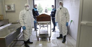 Cenaze hizmetleri çalışanları koronavirüse karşı tedbirleri artırdı