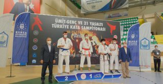 Başkan Aktaş'tan Türkiye şampiyonlarına madalya