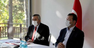 İMAMOĞLU: '16 MİLYONA DAHA İYİ HİZMET İÇİN YENİLİKLERİ TARTIŞMAK ZORUNDAYIZ'