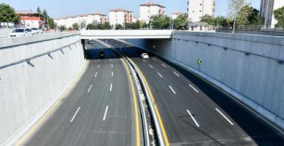 TÜRK KIZILAYI CADDESİ'NDEKİ KÖPRÜLÜ KAVŞAKLAR TRAFİĞE AÇILDI