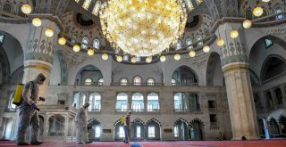 İBADETE AÇILACAK CAMİLERDE TEMİZLİK VE DEZENFEKSİYON