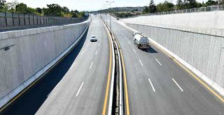 TÜRK KIZILAYI CADDESİ'NDEKİ KÖPRÜLÜ KAVŞAKLAR TRAFİĞE AÇILDI