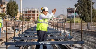 Çiğli Tramvayı'nda ilk raylar döşendi