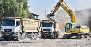 ÇEVRE SAĞLIĞI İÇİN BAŞKENT METRUK YAPILARDAN TEMİZLENİYOR