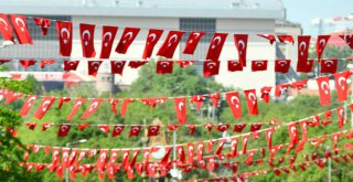 ANKARA'DA 19 MAYIS COŞKUSUNU EVLERE TAŞIYOR