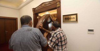 Adana Büyükşehir Makamına Haciz