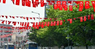 ANKARA'DA 19 MAYIS COŞKUSUNU EVLERE TAŞIYOR