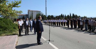 Otobüs terminalinde yolculara bayram sürprizi