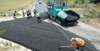 Büyükşehir asfalt çalışmalarını kararlılıkla sürdürüyor