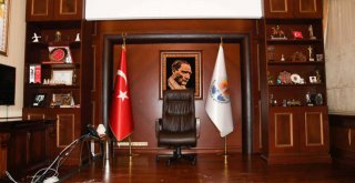 Adana Büyükşehir Makamına Haciz
