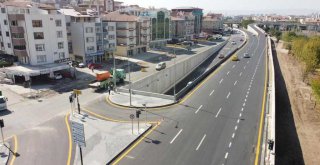 TÜRK KIZILAYI CADDESİ'NDEKİ KÖPRÜLÜ KAVŞAKLAR TRAFİĞE AÇILDI
