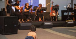 Mersin'de Bu Ne Biçim Mozart İsimli Anlatımlı Çocuk Konseri Gerçekleştirdi