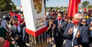 Konak Atatürk Meydanı'na özel tasarım