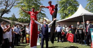 BAŞKAN İMAMOĞLU, ZAFER BAYRAMI COŞKUSUNU İSTANBULLULARLA YAŞADI