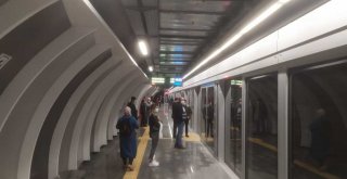 İSTANBULLULAR MECİDİYEKÖY - MAHMUTBEY METROSU'NU SEVDİ