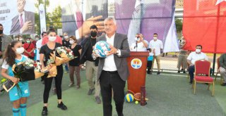 Büyükşehir'den binlerce çocuğa güvenli ortamda spor yapma olanağı