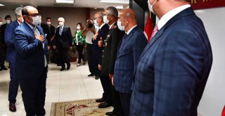Başkan Soyer, İzmir Valiliği'ndeki bayramlaşma törenine katıldı