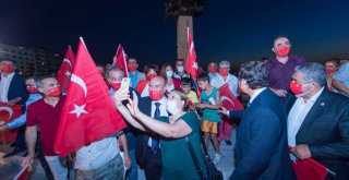 Başkan Soyer, Zafer Bayramı Korteji'ne katıldı