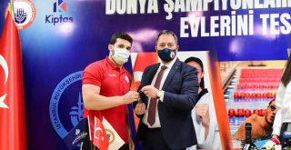 İSTANBUL BBSK, DÜNYA ŞAMPİYONLARINA EVLERİNİ TESLİM ETTİ