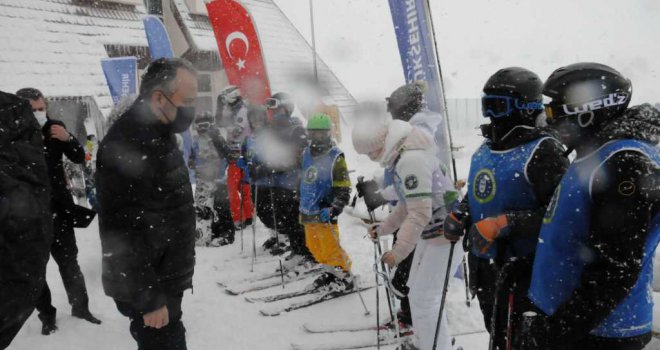 Çocukların kayak ve snowboard heyecanı