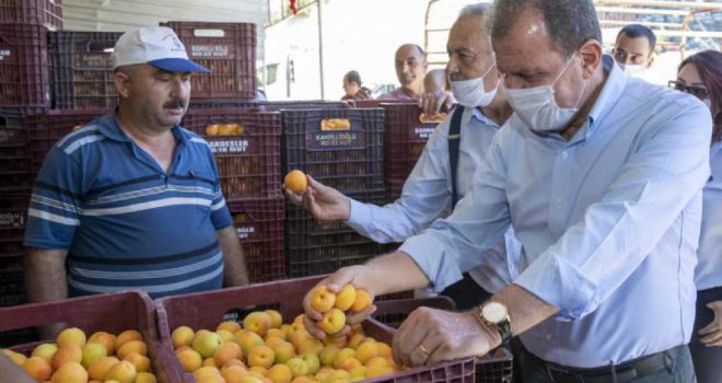 Büyükşehir'den Mut'taki Çiftçilere 16 Kilometre Sulama Borusu