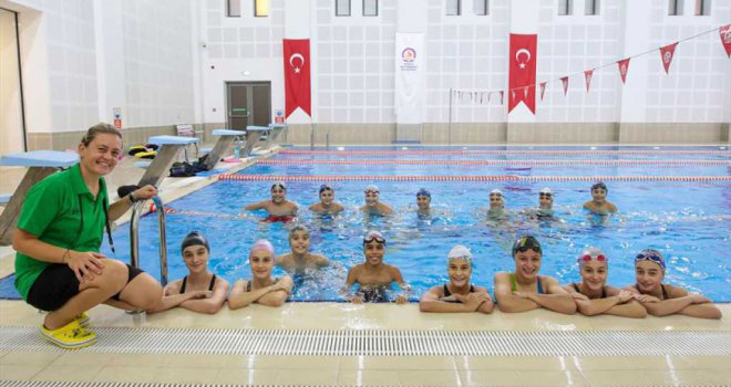 Büyükşehir'in havuzları yüzme sporuna ilgiyi artırdı