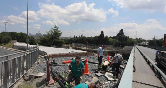 EDİRNEKAPI METROBÜS İSTASYONU'NA YENİ ÜST GEÇİT