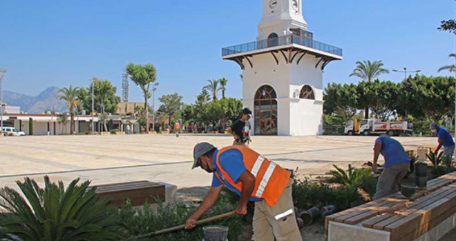 KEMER CUMHURİYET MEYDANI GÖZ KAMAŞTIRACAK