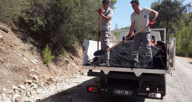 BÜYÜKŞEHİR, FİNİKE'DE YOL ONARIMLARI GERÇEKLEŞTİRDİ