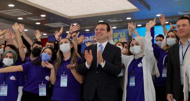 İMAMOĞLU'NDAN GENÇ MESAİ ARKADAŞLARINA: 'MİLLETE HİZMET AŞKI OLMALI'