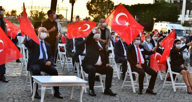 Konak Meydanı’nda 15 Temmuz anması