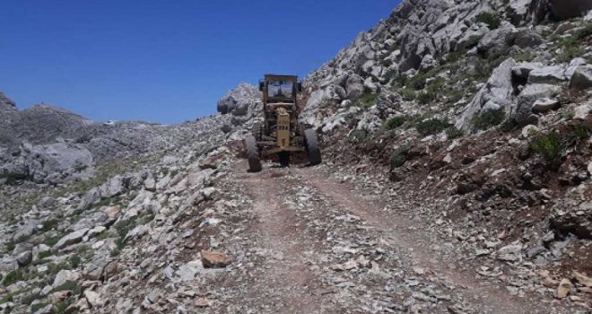 BÜYÜKŞEHİR AKSEKİ'DE GÖÇERLERİN YOLUNU YAPTI