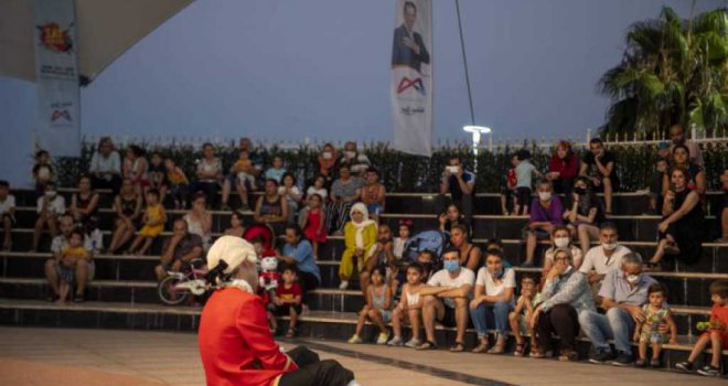 Mersin'de Bu Ne Biçim Mozart İsimli Anlatımlı Çocuk Konseri Gerçekleştirdi