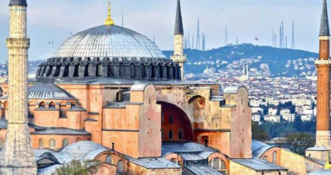 İBB AYASOFYA'DAKİ İLK CUMA NAMAZI İÇİN ÖNLEMLER ALDI