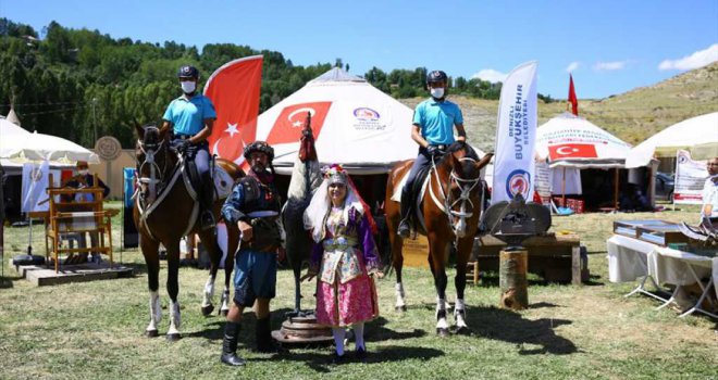 BÜYÜKŞEHİR, MALAZGİRT ZAFERİ KUTLAMALARINA KATILDI