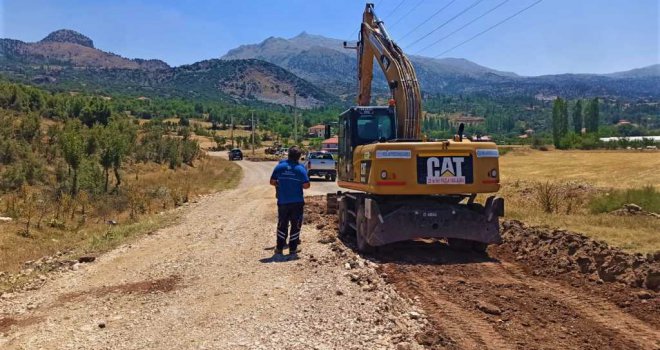 Büyükşehir Seydikemer'de Yol Çalışmalarını Sürdürüyor