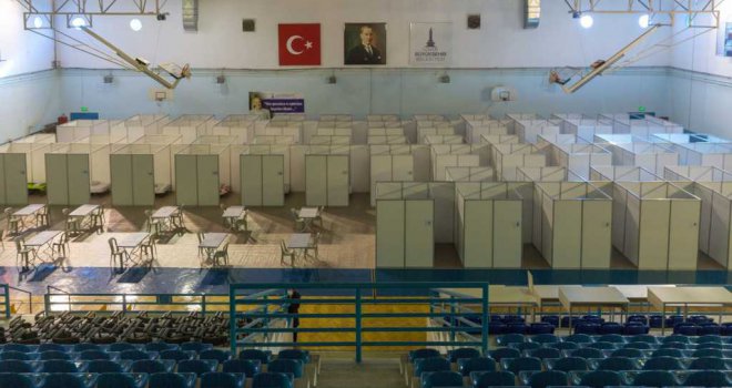 Büyükşehir dört otelin kapılarını evsizlere açtı