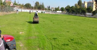 Büyükşehir'den çim sahalara özel bakım