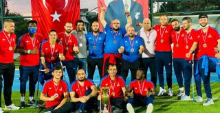 İzmirli sporculardan bir kupa daha