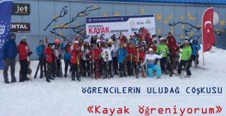 Bursalı Öğrencilerin Uludağ'da Kayak Keyfi