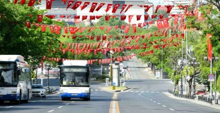 ANKARA'DA 19 MAYIS COŞKUSUNU EVLERE TAŞIYOR