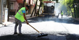 BAYRAMPAŞA'DA YOLLAR VE KALDIRIMLAR YENİLENİYOR